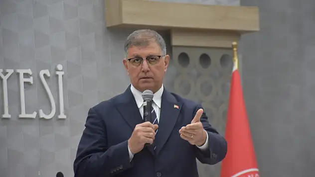 Cemil Tugay: 'İzmir diz çökmez!'