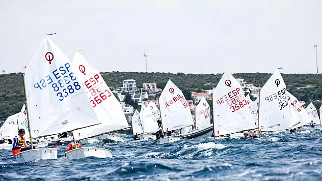 Çeşme'de 2025 Optimist Avrupa Şampiyonası'nda kıyasıya rekabet!