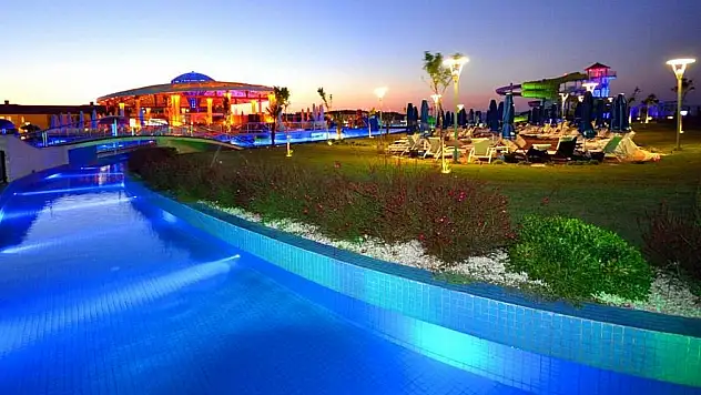 7 kez girişe yüzde 30, 14'te yüzde 40, 30'da yüzde 50 indirim! Böyle kampanya ne Alaçatı'da ne Bodrum'da var