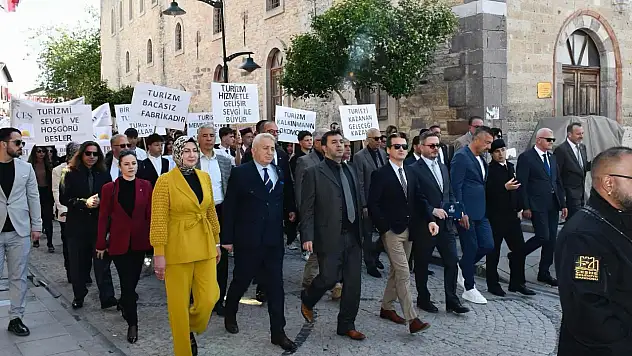Çeşme'de Turizm Haftası coşkuyla başladı
