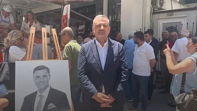 CHP İzmir İl Başkanlığı Ferdi Zeyrek için lokma döktürdü