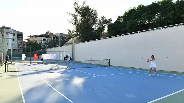 Çiğli'de 19 Mayıs rüzgarı sporla esti
