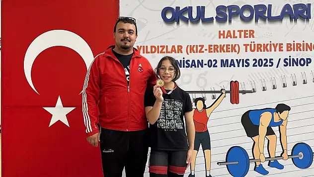 Denizlili Hayrunnisa Karaca, halterde Türkiye Şampiyonu oldu