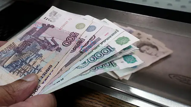 Dolar ve Euro'ya şok! 2025'in gizli kazananı ortaya çıktı!