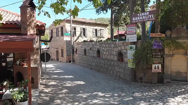 Ege'de saklı bir masal köyü: Kaz Dağları eteklerinde taş evlerin ve zeytin ağaçlarının kucağında!