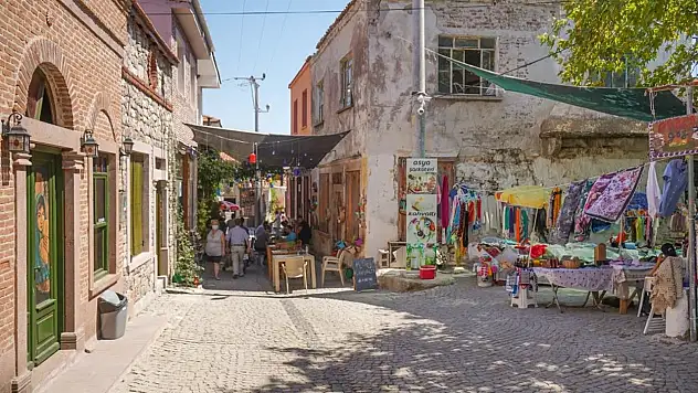 Ege'nin saklı sanat ve lezzet köyü İzmir'in gölgesini aşıyor