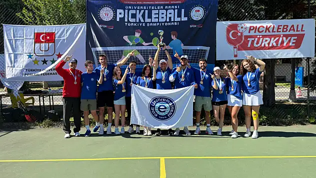 Ege Üniversitesi Pickleball'da rüzgar gibi esti: Şampiyonluk geldi