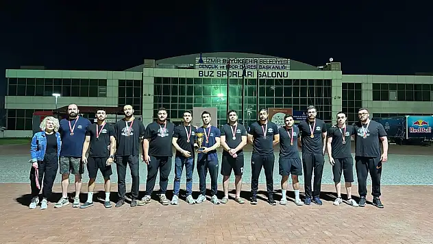 Ege Üniversitesi sualtı ragbide çifte zafer kazandı!