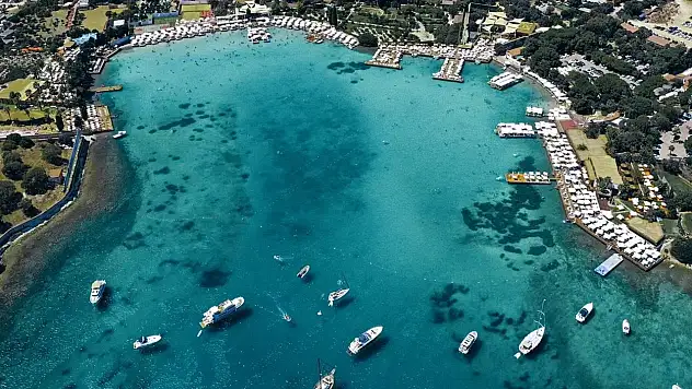 Eğlencenin nabzı burada atıyor: İzmirlilerin gözdesi Aya Yorgi'den eşsiz kareler
