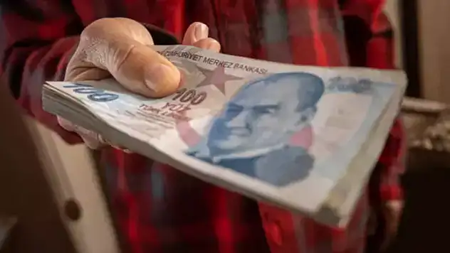 Emeklilere ek 4 bin TL ödeme yapılacak: 1 hafta önceden hesaplara geçecek