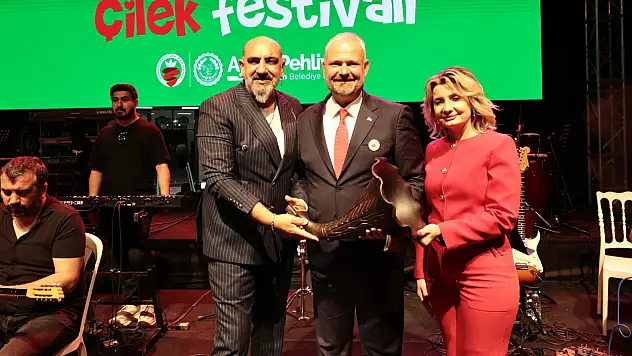 Emiralem Çilek Festivali'ne tatlı başlangıç!