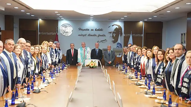 EÜ'nün 70. yıl coşkusu YÖK Başkanı Erol Özvar'ın katılımıyla taçlandı