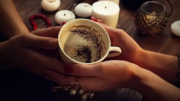 Falda kırık zincir görmek: Zorlukların sonu mu, Yeni bir başlangıç mı?
