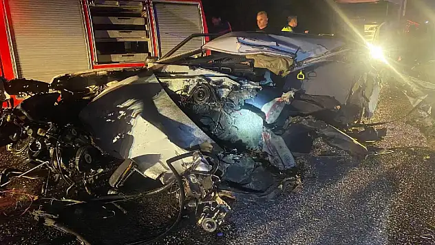 Feci trafik kazası: Ölü ve yaralılar var