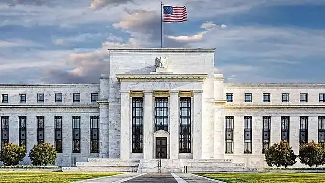FED'e siyasi baskı artıyor, faiz indirimi belirsizliği sürüyor