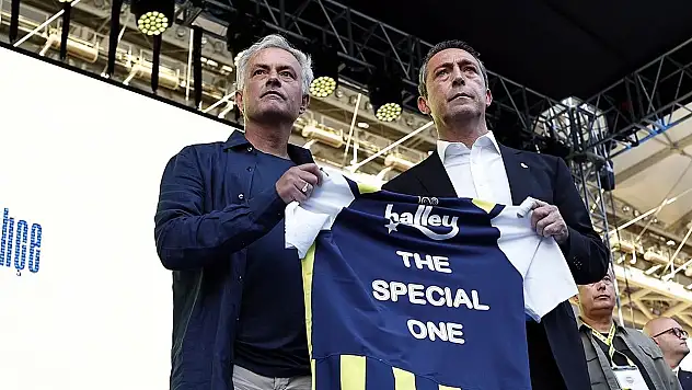 Fenerbahçe'de Mourinho sonrası ilk aday belli oldu!