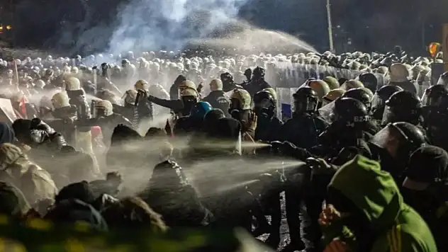 Flaş iddia! Protestolarda görevli polise 10 bin TL!