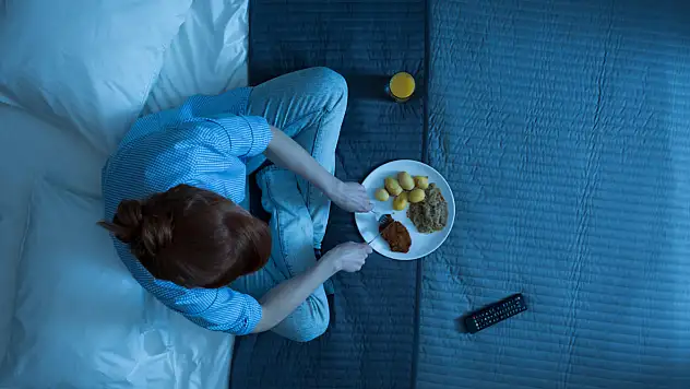 Gece yemek yeme alışkanlığı sağlığınızı nasıl etkiliyor?