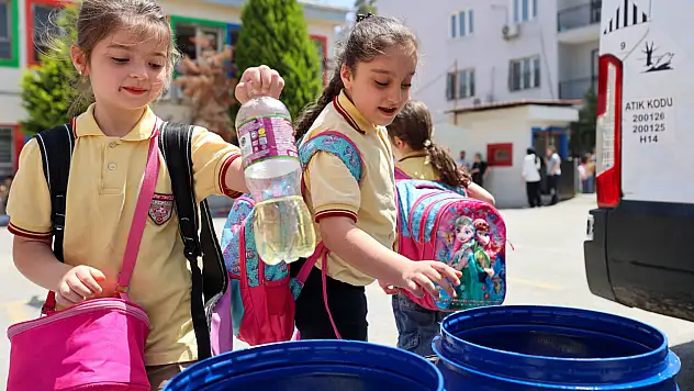 Geri dönüşüm araçları okul okul dolaşıyor