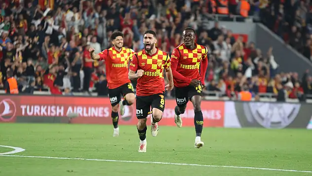 Göztepe, Başakşehir'i farklı mağlup etti: 4-1