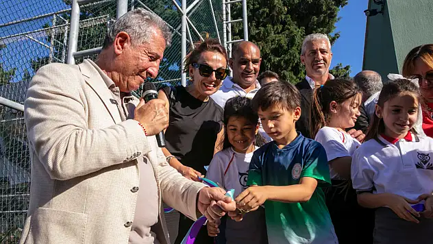 Güzelbahçe'de bayram coşkusu açılışlarla başladı