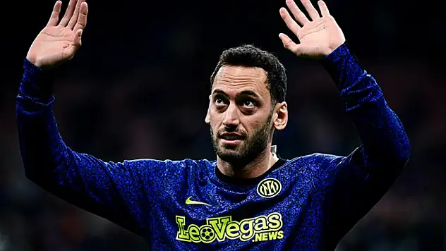 Hakan Çalhanoğlu'na mafya soruşturmasında ceza!
