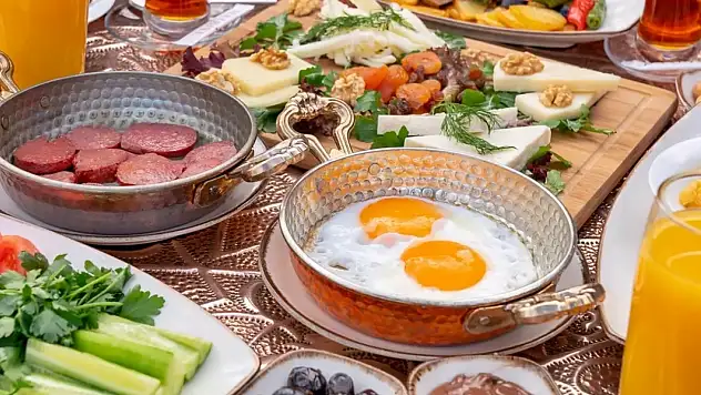 Hem gözünüz hem karnınız doyacak: İzmir'de hafta sonu kahvaltıya nereye gidilir?