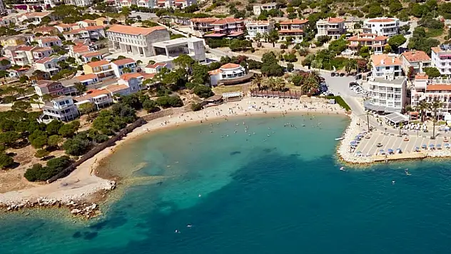 Hem mavi bayraklı hem ücretsiz! Çeşme'nin gözdesi Tekke Plajı