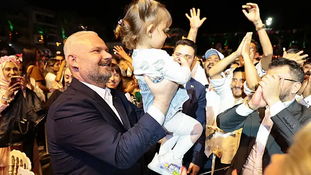 Hıdırellez'de unutulmaz gece! Menemen'de finali o isim yaptı