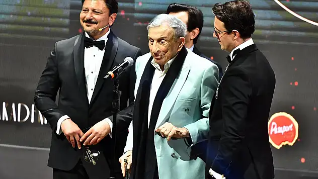 İzmir Büyükşehir'e iki ödül birden