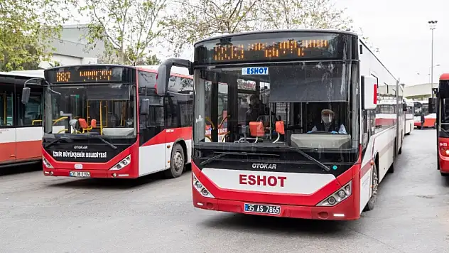 İzmir'de belediye otobüsü alev alev yandı!