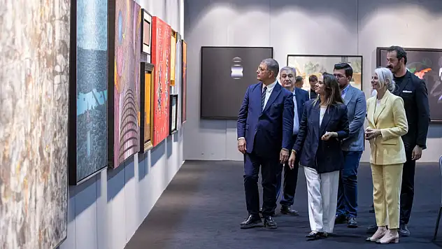 İzmir'de beş gün boyunca sanat rüzgarı esecek! O fuarda neler yok ki…