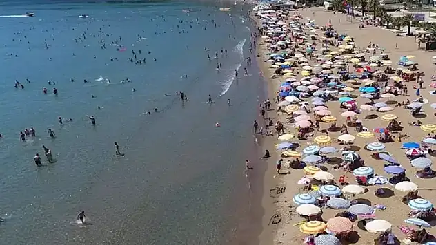 İzmir'de en ucuz deniz tatili nerede yapılır? Bu yaz İzmir'de tatil yapmak isteyen herkes baksın! Pansiyonların günlük ücretleri...