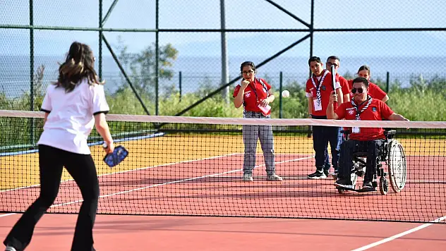 İzmir'de iyiliğe yolculuk