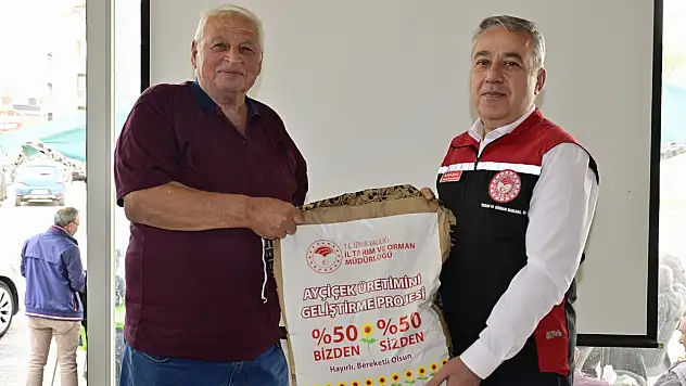 İzmir'de üreticiye yerli hibrit ayçiçeği tohumu desteği