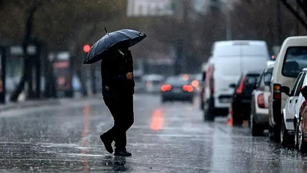 İzmir'de yağmurlu hava kaç gün sürecek? 1,2,3,4,5 Nisan günleri için bilgilendirme yapıldı