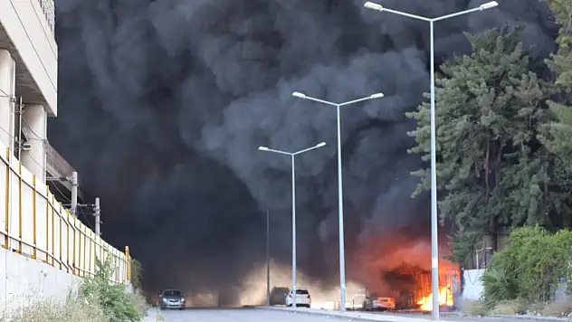 İzmir'deki depo yangınıyla ilgili valilikten açıklama geldi
