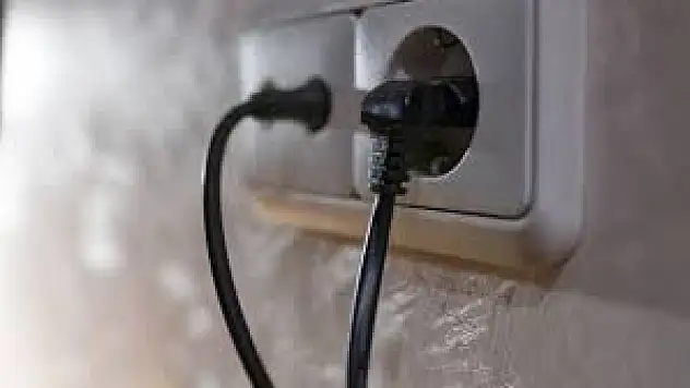 İzmir'in 10 ilçesine GDZ duyurdu: Bozulacak elektronik eşyalarınızı prizden çekin! Hangi cihazlar fişten çekilmeli?