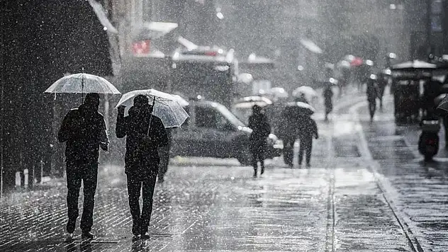 İzmir, Muğla, Afyonkarahisar, Denizli'de yaşayanlar şensiyesiz dışarıı çıkmasın: Kuvvetli yağış uyarısı geldi