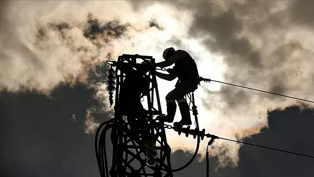 İzmirliler karanlığa bürünecek: Saatler sürecek elektrik kesintisi - GDZ Elektrik duyurdu