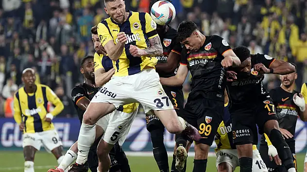 Kadıköy'de gollü gece: Fenerbahçe ve Kayserispor yenişemedi (3-3)