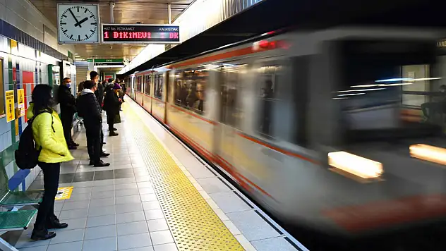Kadir Gecesi nedeniyle sefer düzenlemesi yapıldı: Metro vatandaşlara duyurdu