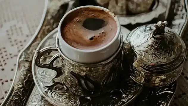 Kahve falında alev görmek: Aşkın parıltısı mı, Yoksa tehlike mi?