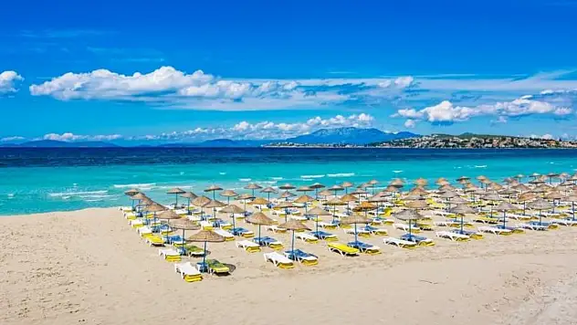 Kalabalık mı, sakinlik mi? Çeşme'deki 36 plaj 3 kategoriye ayrıldı: Size uyan hangisi?
