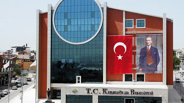 Karabağlar'da depolama alanında yangın çıktı: Belediye açıklama yaptı- Geçen hafta da aynı bölgede...