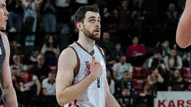 Karşıyaka'da Hakan Sayılı şoku! Sezonu kapattı