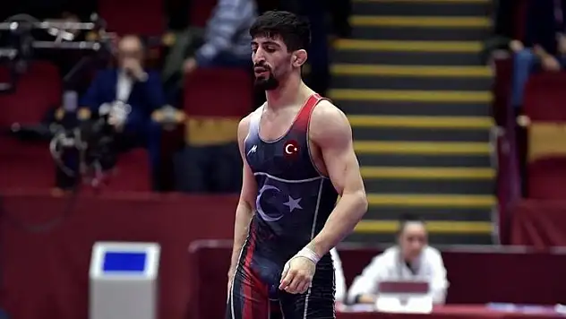 Kerem Kamal, Avrupa Güreş Şampiyonası'nda altın madalya kazandı!