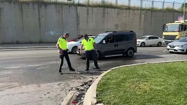 Kırmızı ışıkta zincirleme trafik kazası: Yaralılar var
