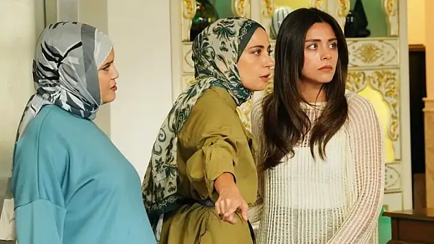 Kızılcık Şerbeti dizisinde peş peşe vedaların ardından yeni gelişme: O oyuncu kadroya katılacak