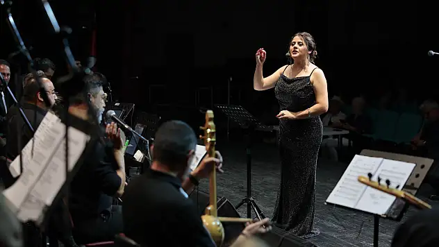 Konak'ta Anadolu'nun ruhu türkülerle yankılandı
